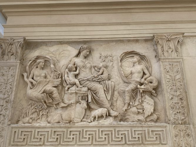 Ara Pacis - Pannello della Tellus