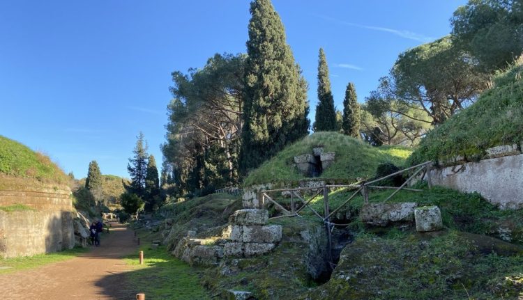 Guida alla Necropoli della Banditaccia di&nbsp;Cerveteri