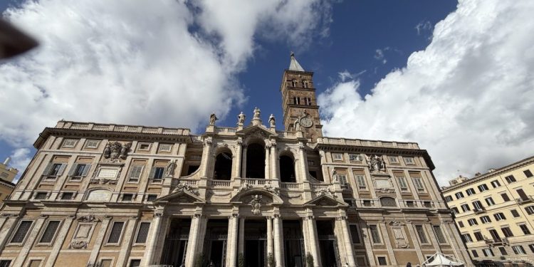 Basilica Papale di Santa Maria Maggiore a Roma: storia, posizione, cappelle, reliquie, presepe e&nbsp;sepolture